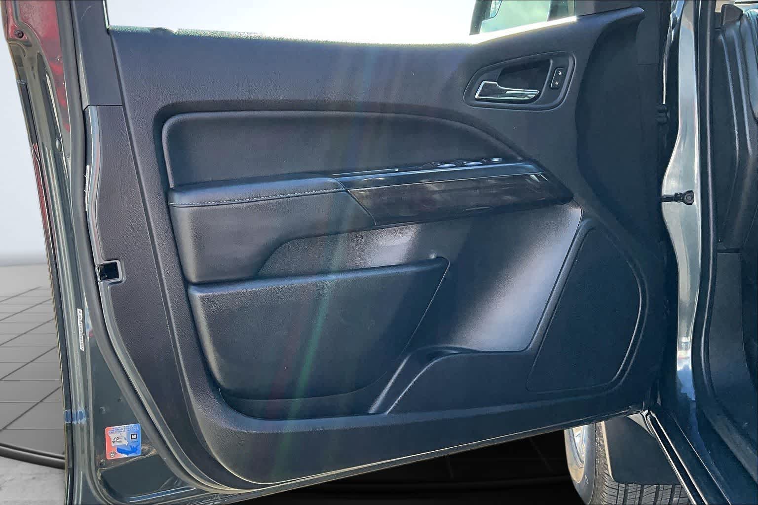 Thumbnail: 2017 GMC Canyon - 28