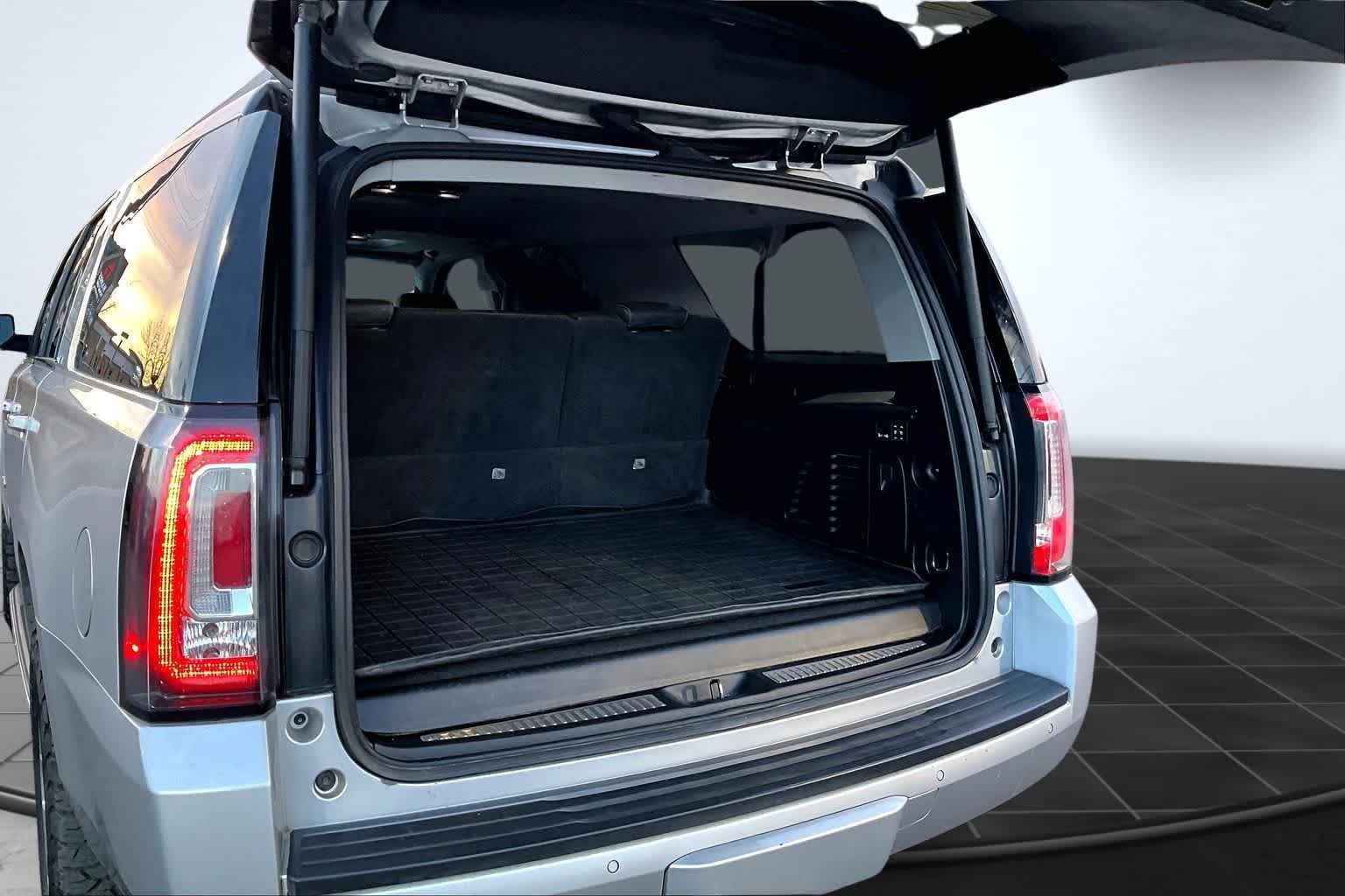 Thumbnail: 2018 GMC Yukon XL - 19