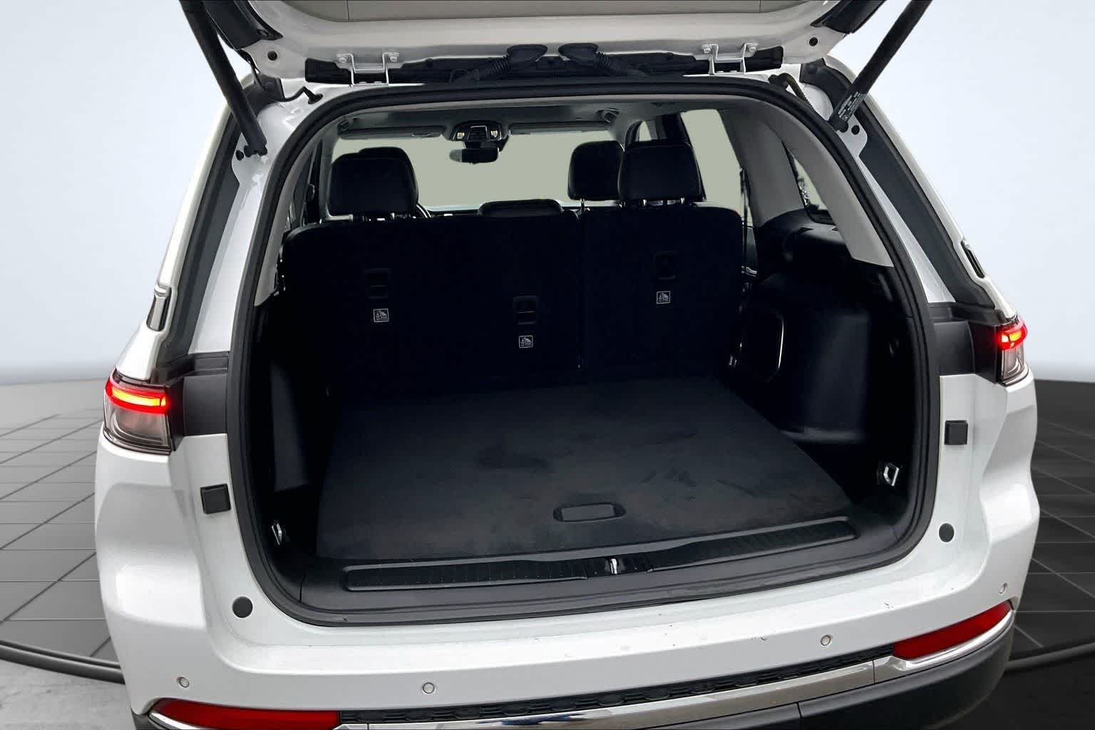 Thumbnail: 2022 Jeep Grand Cherokee - 19