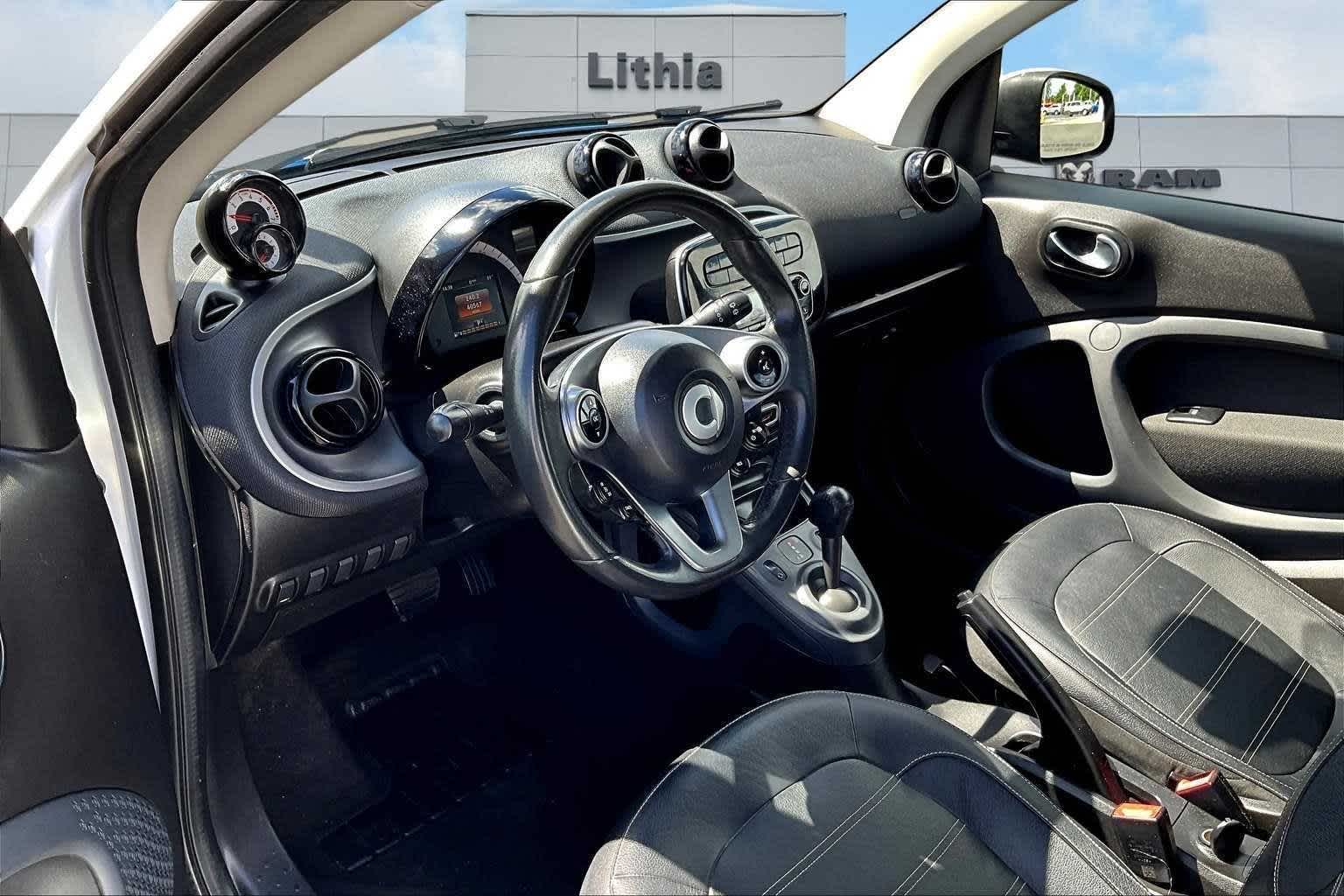 Used 2016 smart fortwo prime with VIN WMEFJ5DA5GK055664 for sale in Spokane, WA
