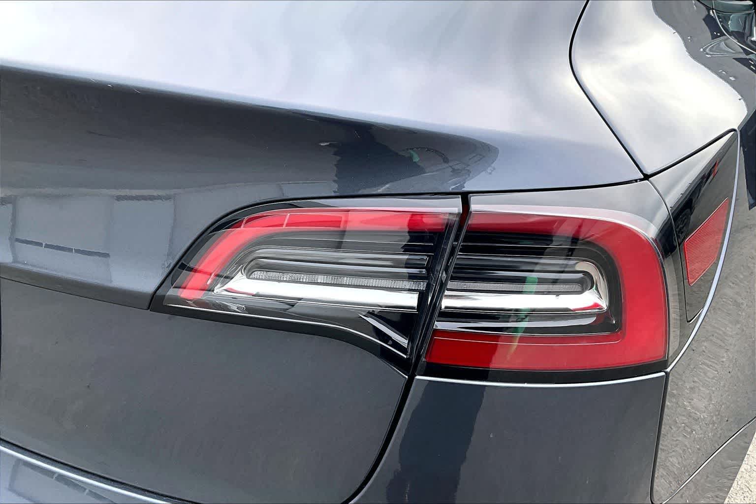 Thumbnail: 2023 Tesla Model 3 - 32