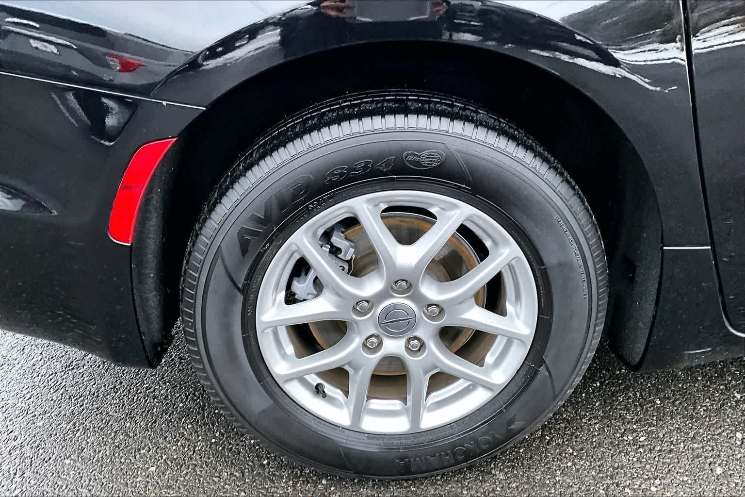 Thumbnail: 2024 Chrysler Pacifica - 35