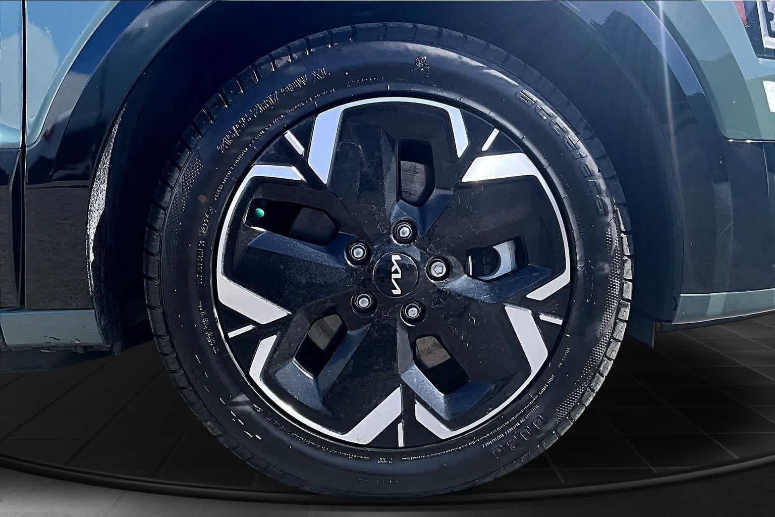 Thumbnail: 2023 Kia Niro - 33