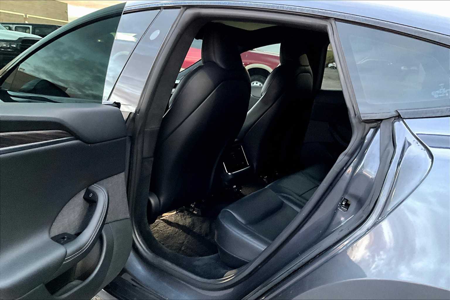 Thumbnail: 2022 Tesla Model S - 12