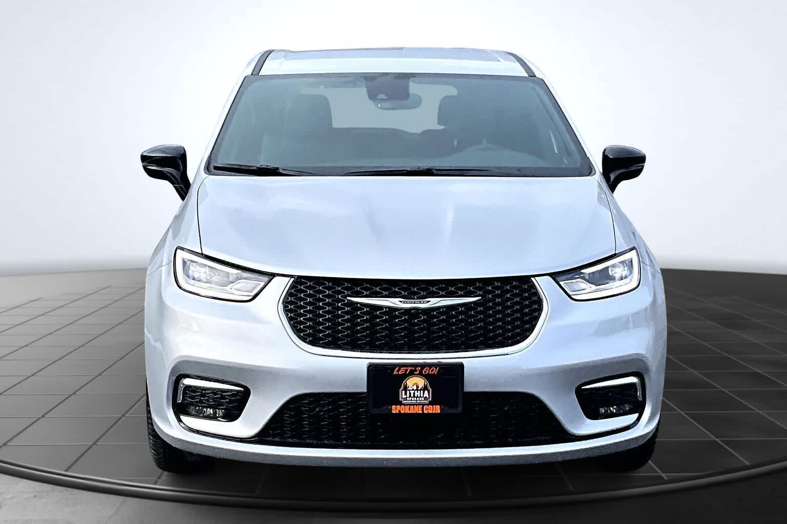 Thumbnail: 2026 Chrysler Pacifica - 6