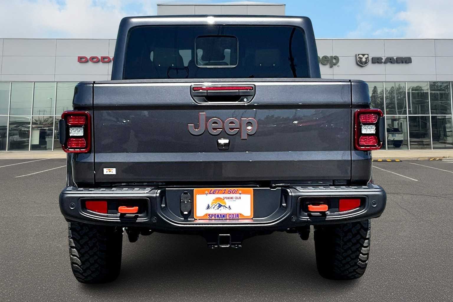 Thumbnail: 2025 Jeep Gladiator - 4