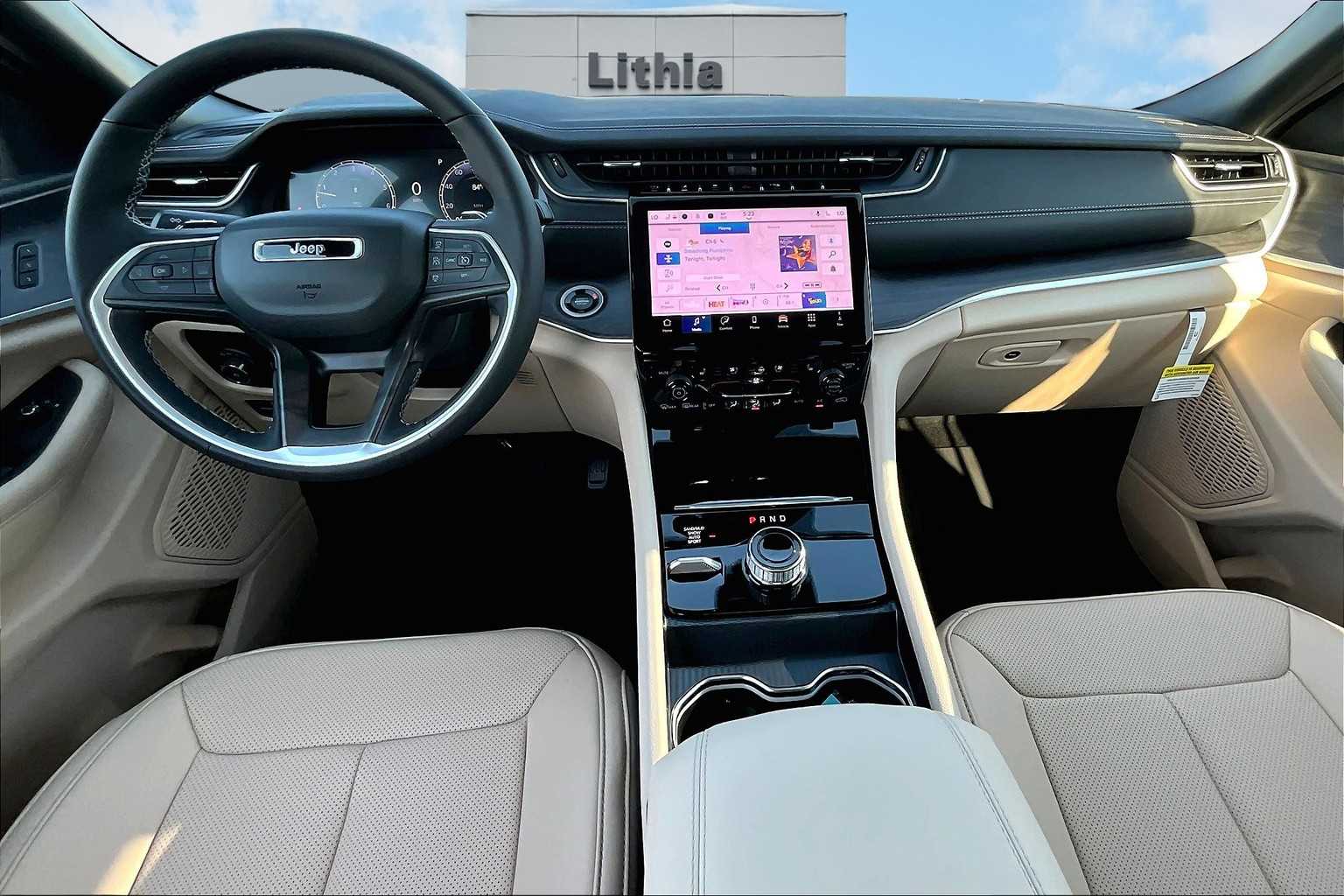 Thumbnail: 2025 Jeep Grand Cherokee - 10