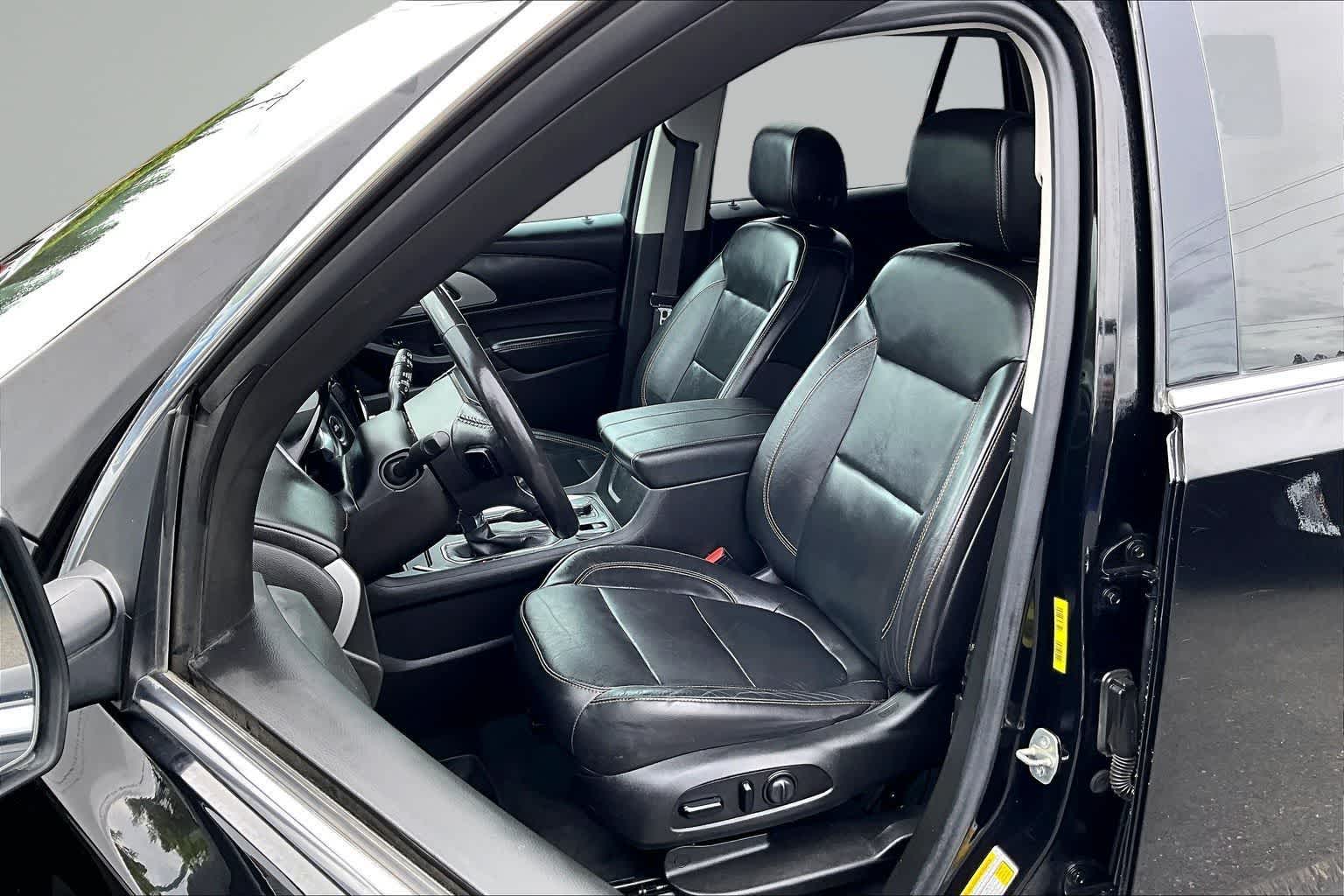 Thumbnail: 2021 Chevrolet Traverse - 11