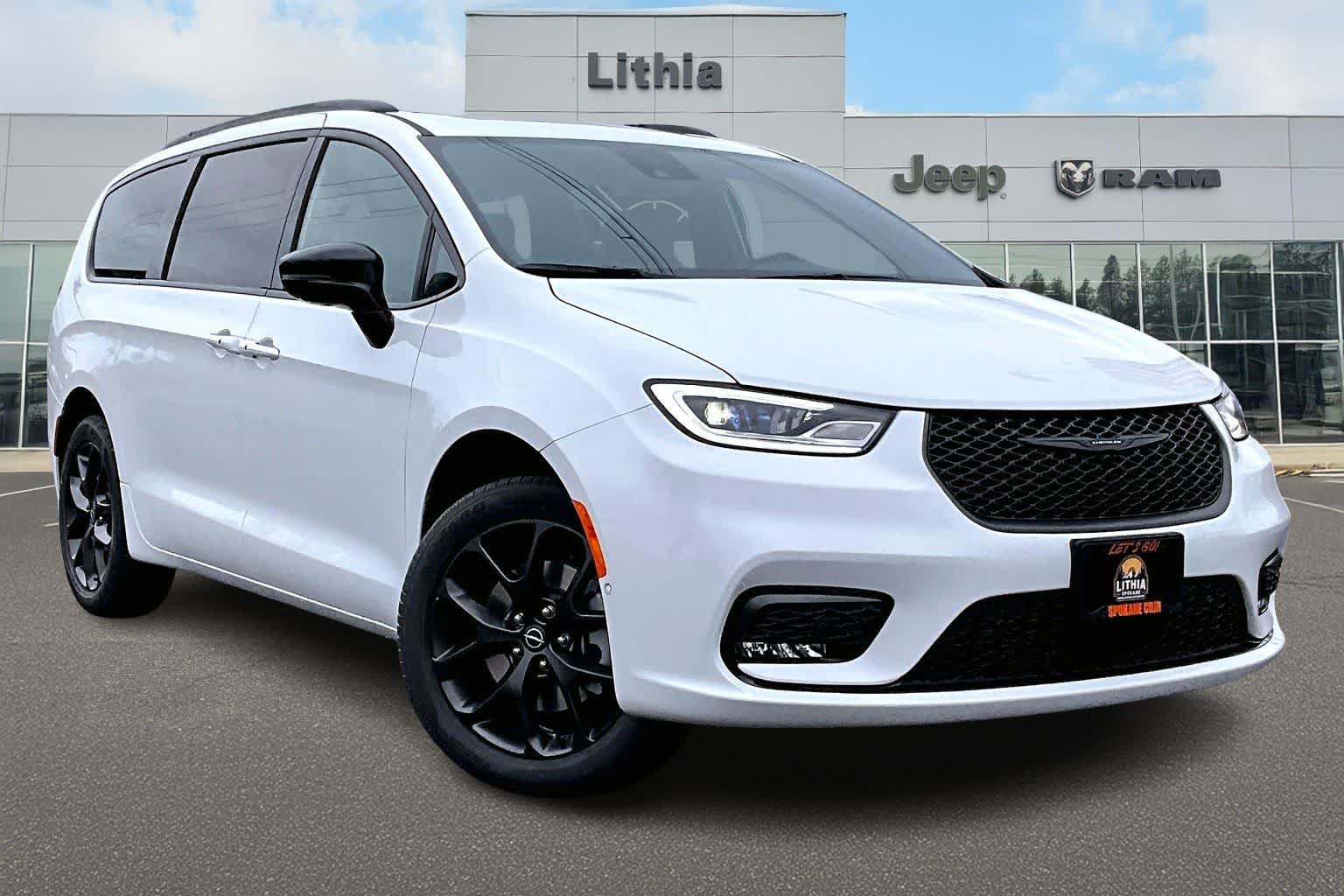 Thumbnail: 2026 Chrysler Pacifica - 22