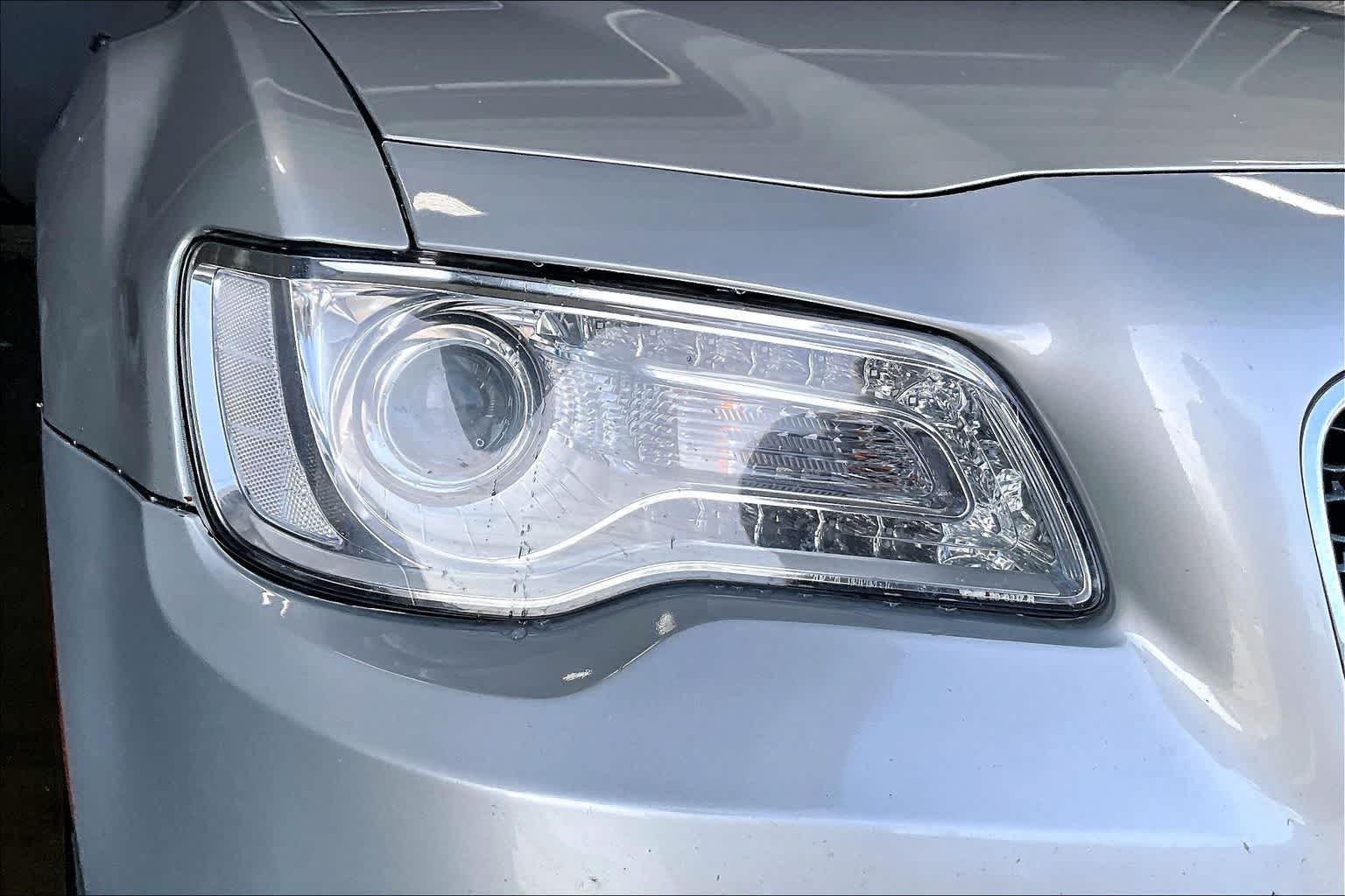 Thumbnail: 2020 Chrysler 300 - 31