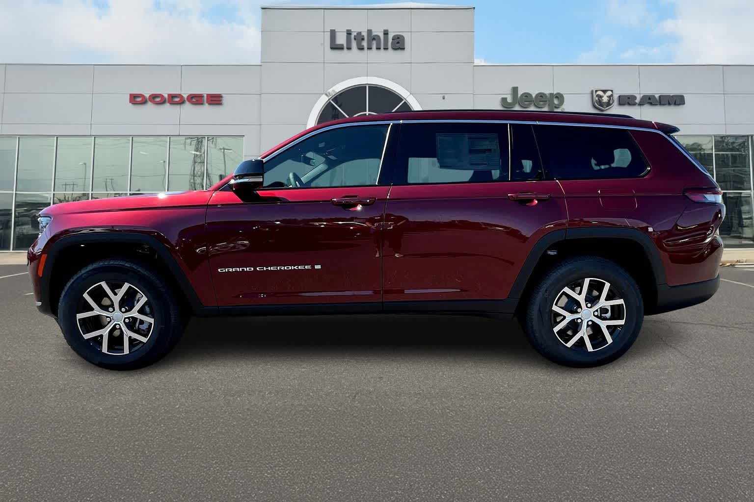 Thumbnail: 2025 Jeep Grand Cherokee L - 3