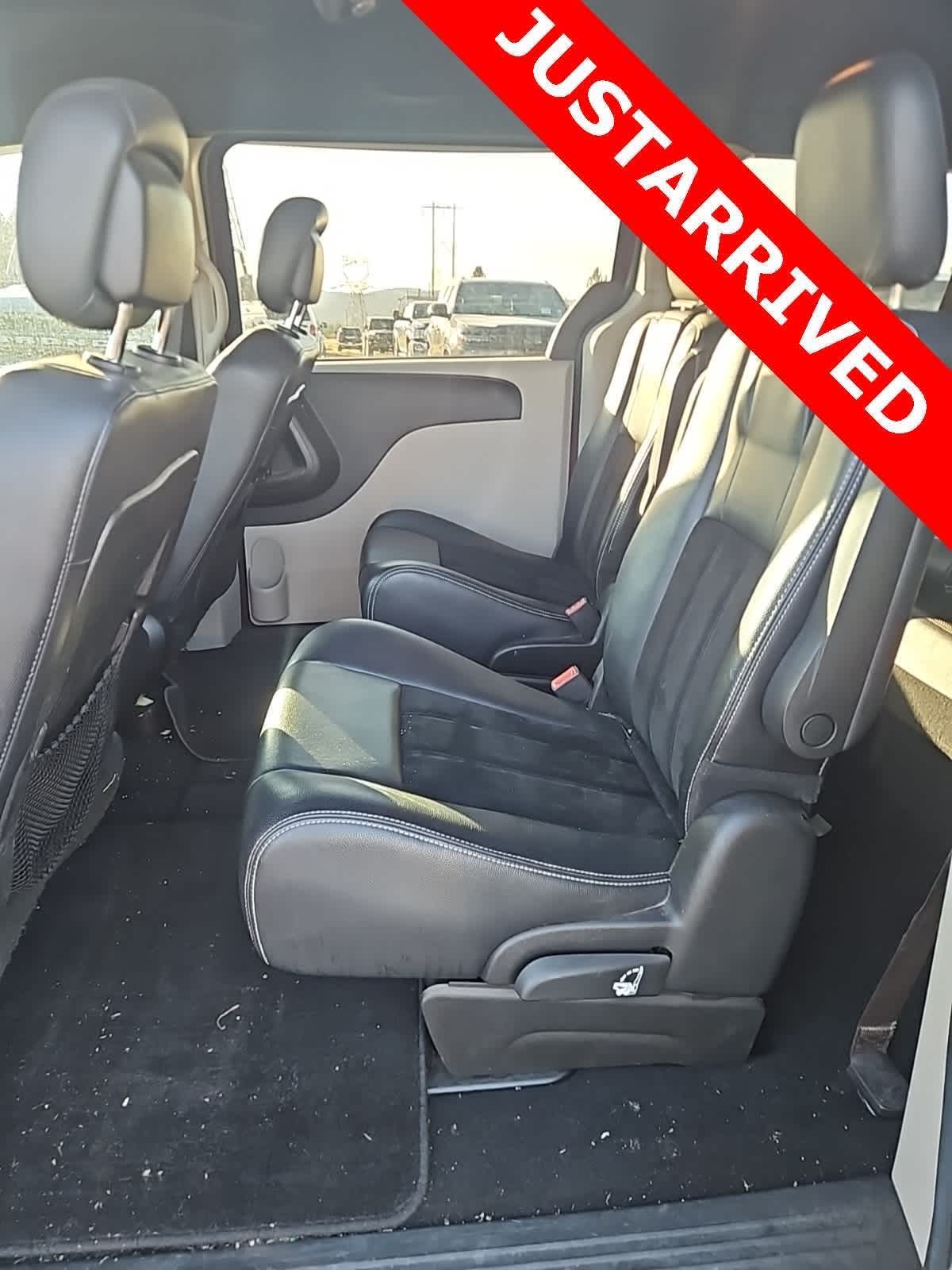 Thumbnail: 2017 Dodge Grand Caravan - 8