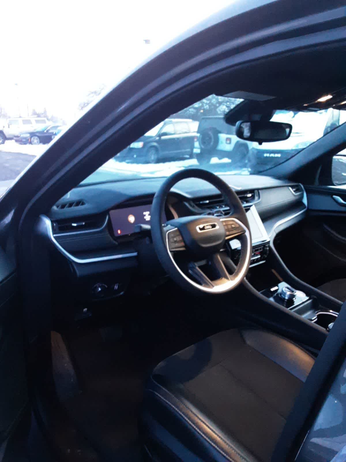 Thumbnail: 2024 Jeep Grand Cherokee L - 7