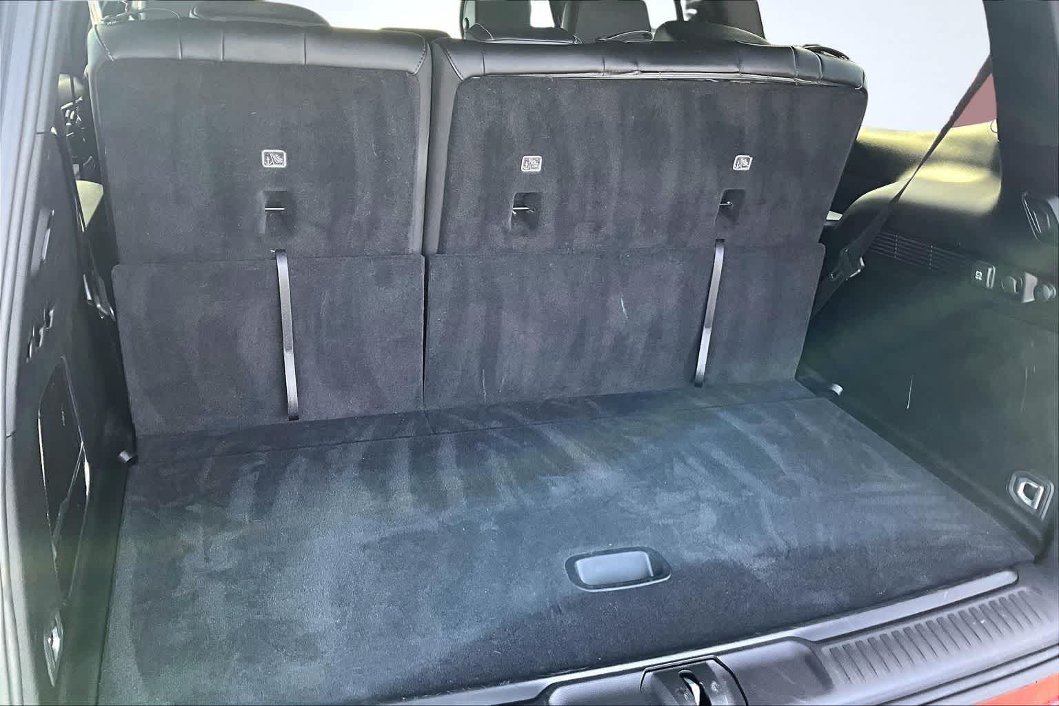 Thumbnail: 2022 Jeep Wagoneer - 18