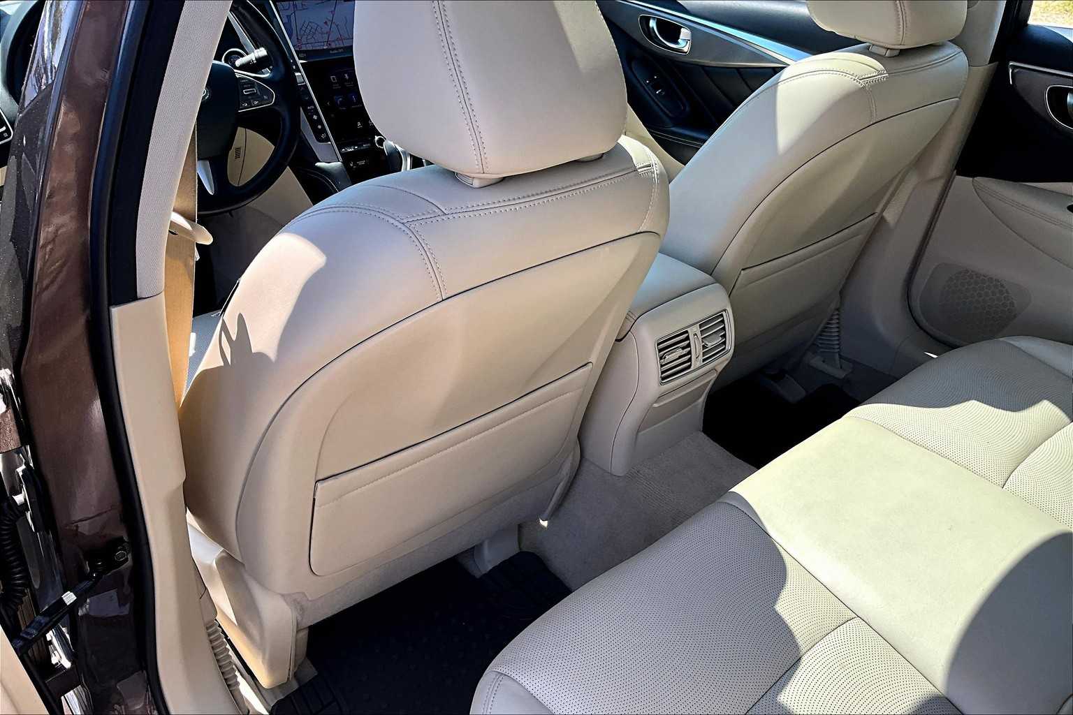 Thumbnail: 2015 INFINITI Q50 - 12