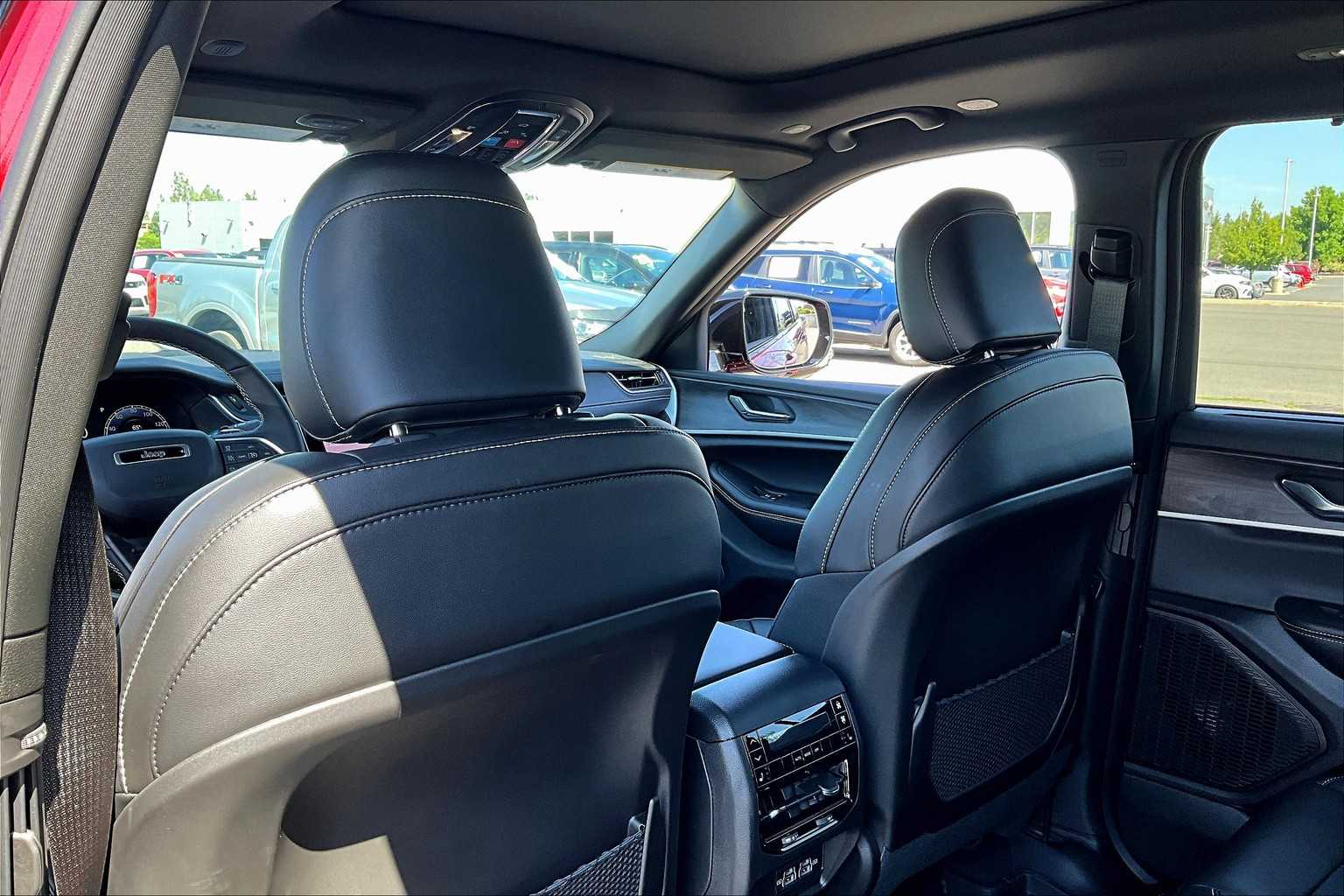 Thumbnail: 2025 Jeep Grand Cherokee L - 12