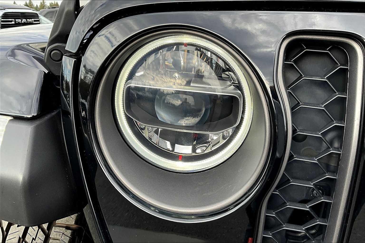 Thumbnail: 2022 Jeep Gladiator - 31