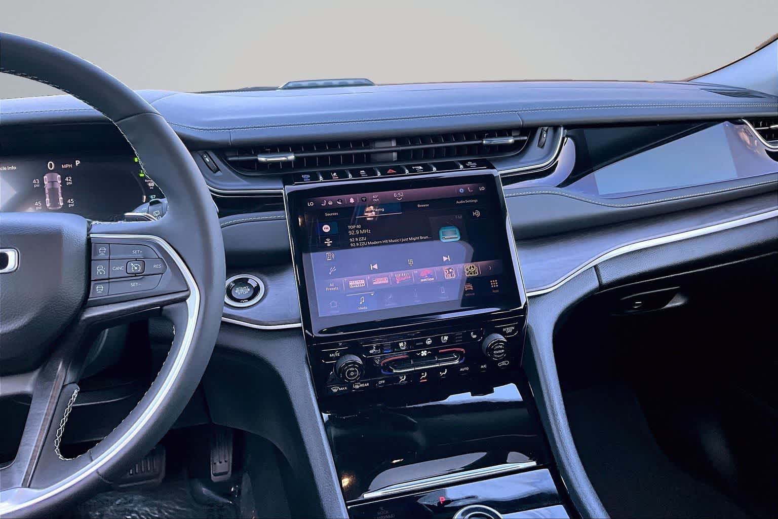 Thumbnail: 2023 Jeep Grand Cherokee - 16