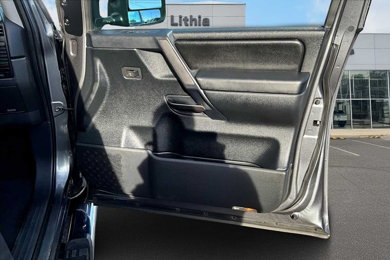 Thumbnail: 2014 Nissan Titan - 29