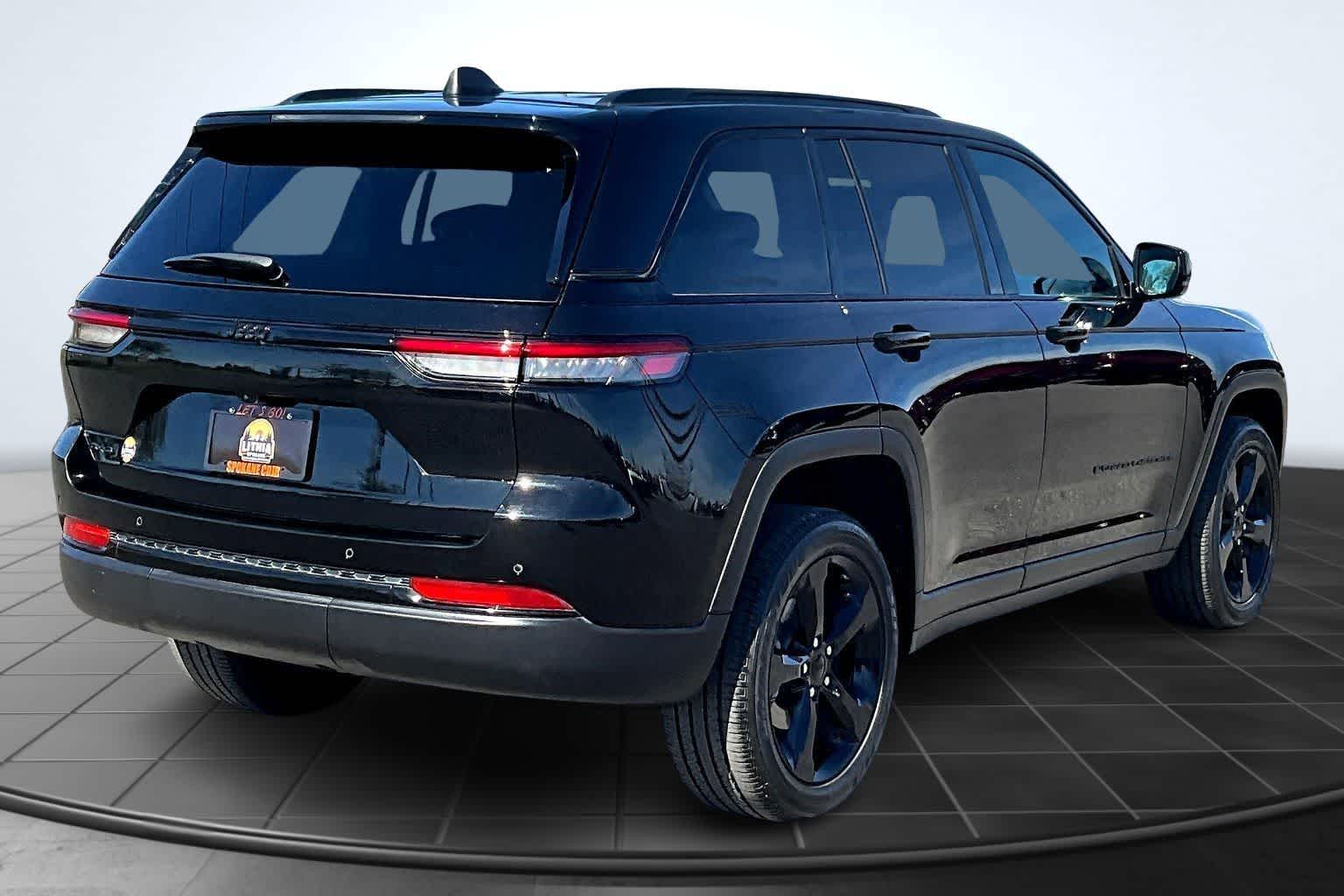 Thumbnail: 2024 Jeep Grand Cherokee - 23
