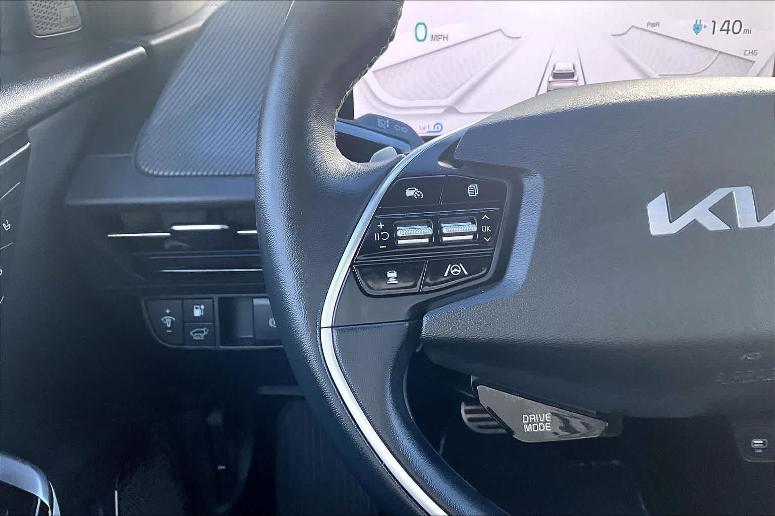 Thumbnail: 2023 Kia EV6 - 25