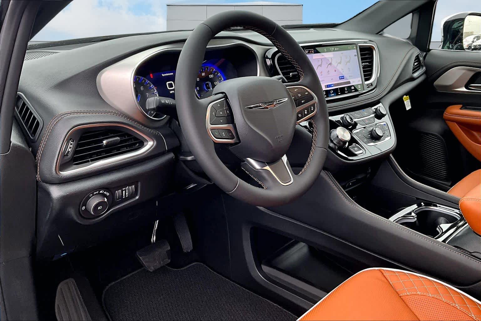 Thumbnail: 2026 Chrysler Pacifica - 2