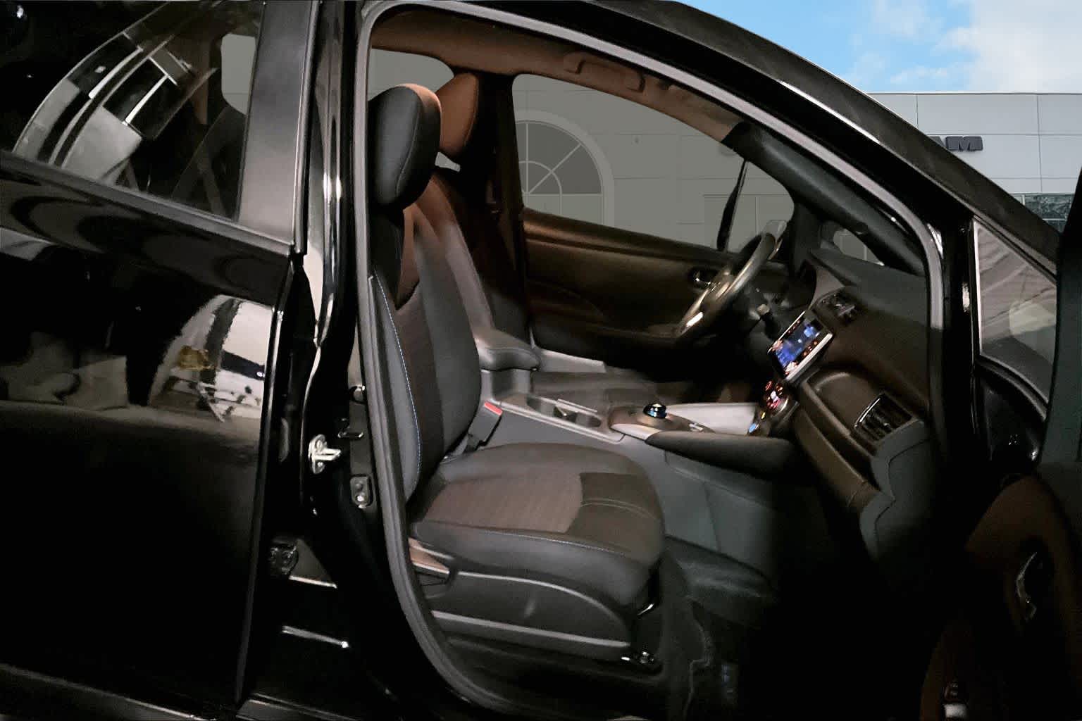 Thumbnail: 2022 Nissan Leaf - 14