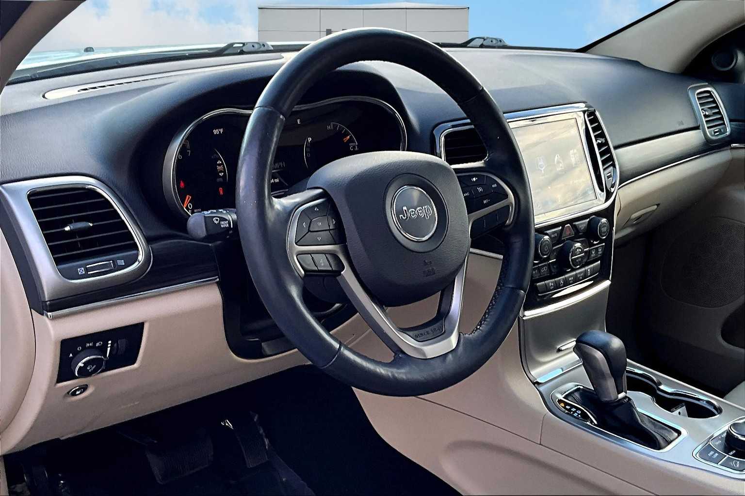 2021 Jeep Grand Cherokee Limited photo 2
