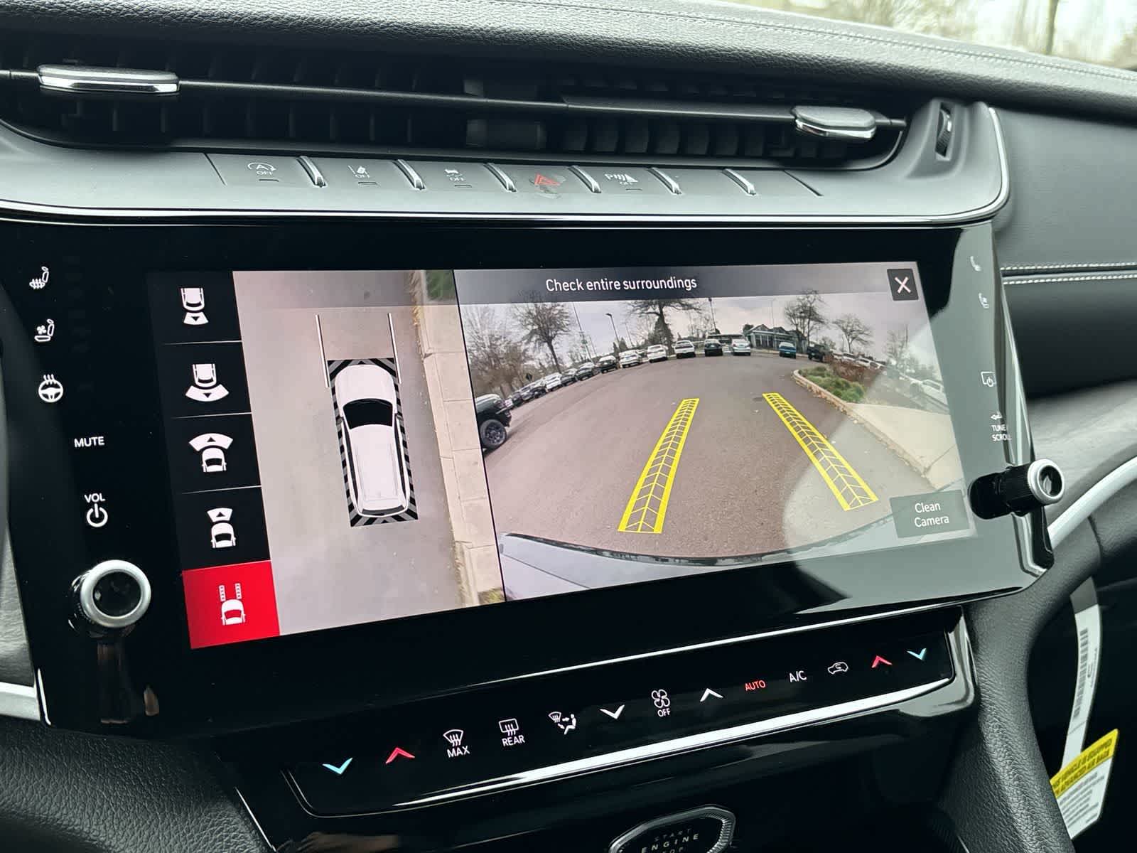 Thumbnail: 2026 Jeep Grand Cherokee - 20