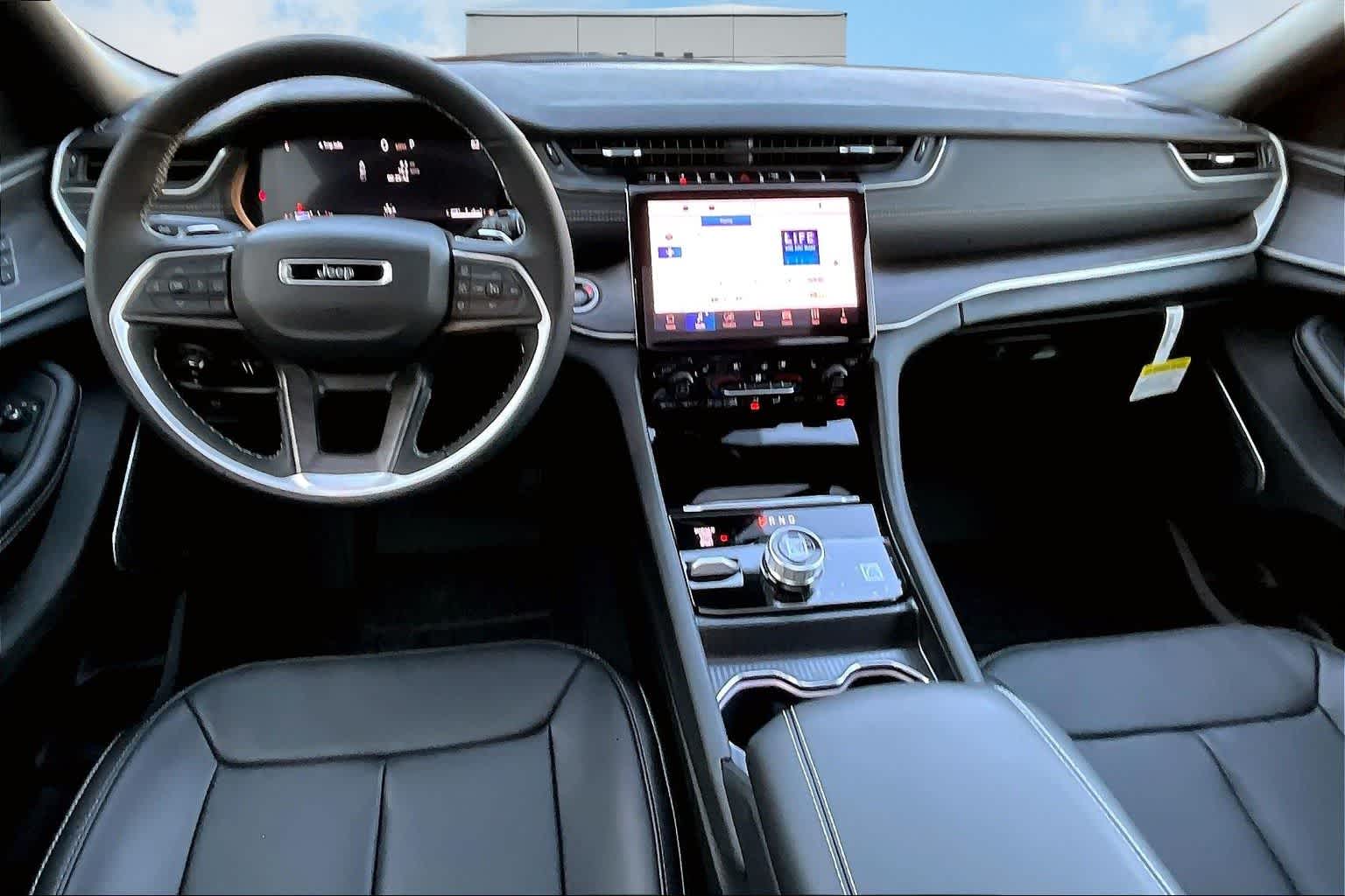 Thumbnail: 2025 Jeep Grand Cherokee - 10