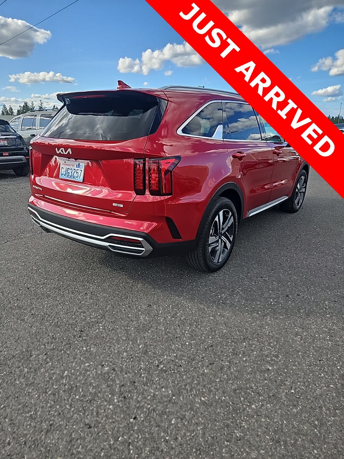 Thumbnail: 2023 Kia Sorento - 4