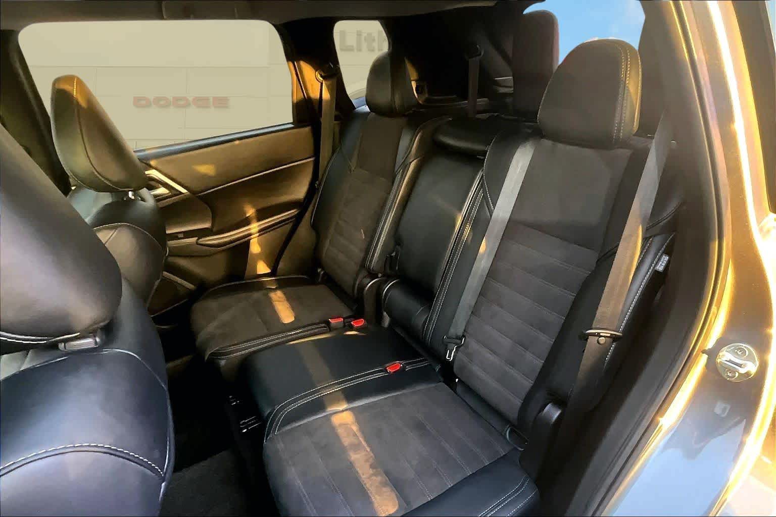 Thumbnail: 2024 Mitsubishi Outlander - 13