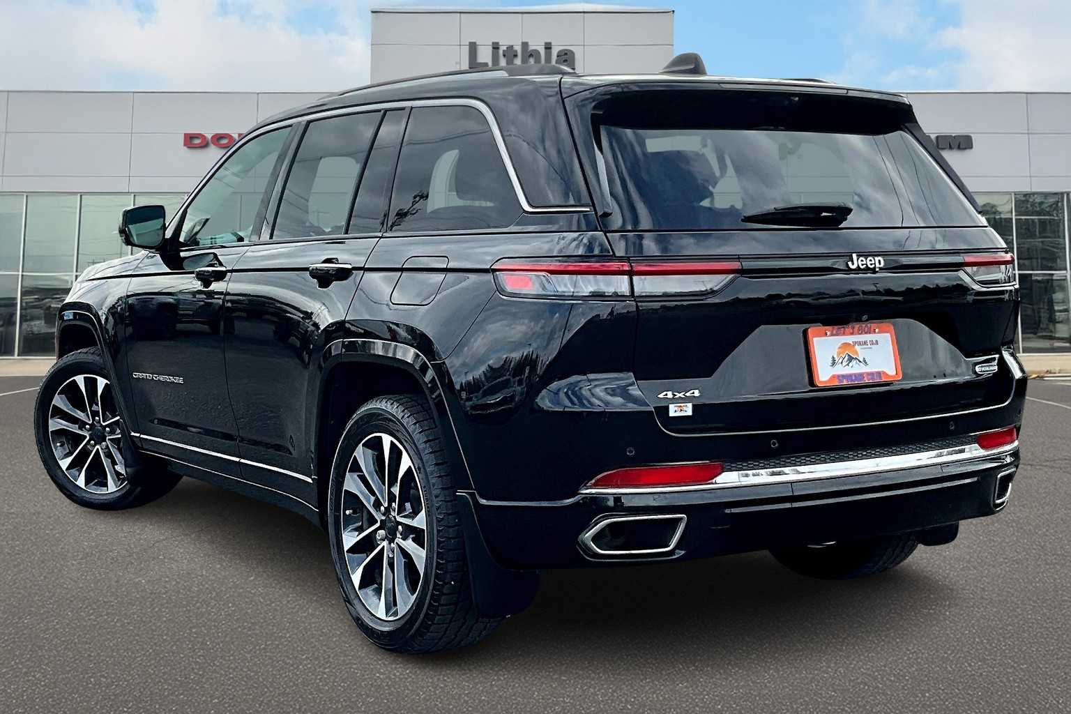 2023 Jeep Grand Cherokee Overland photo 4