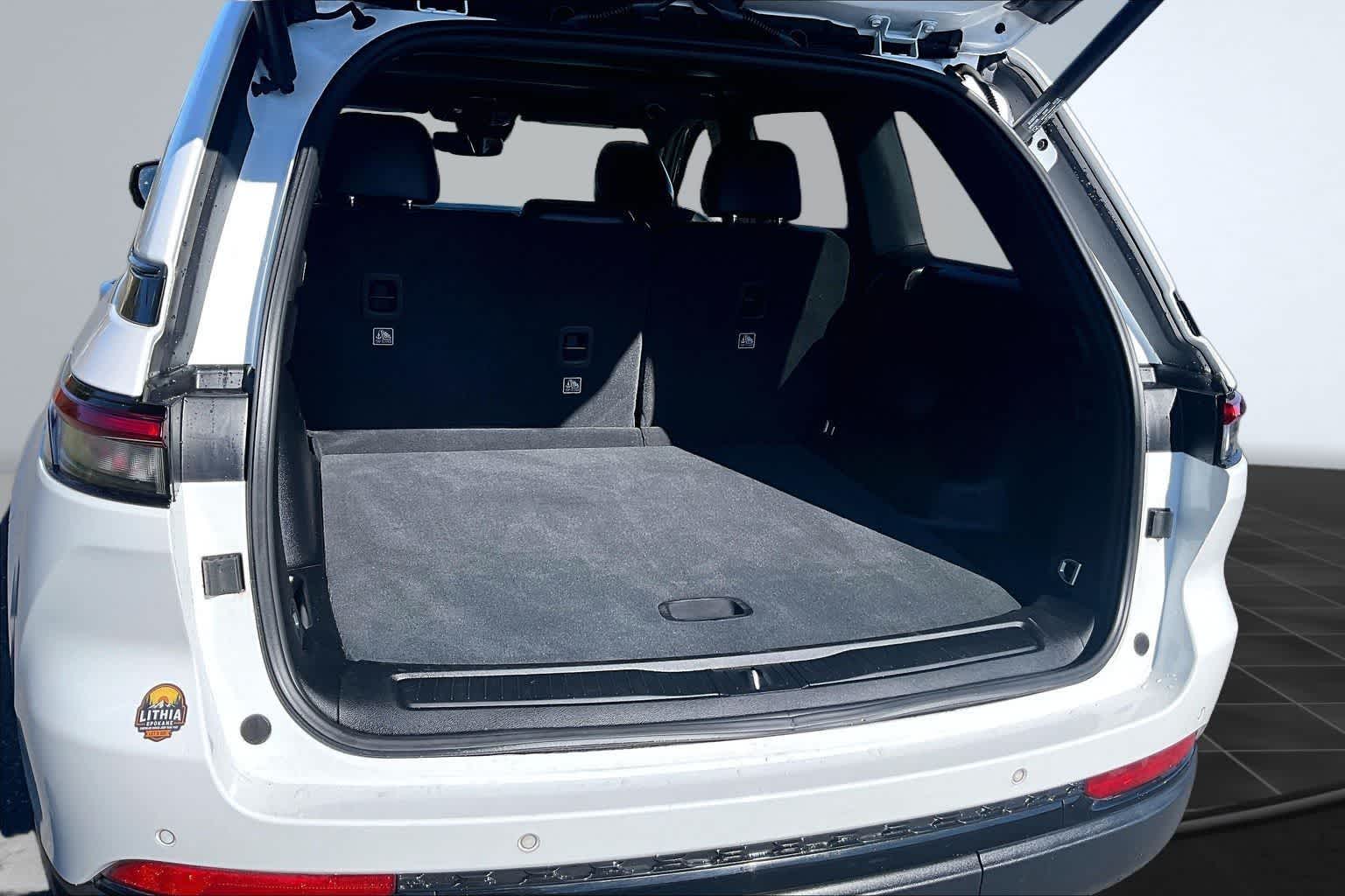 Thumbnail: 2023 Jeep Grand Cherokee - 19