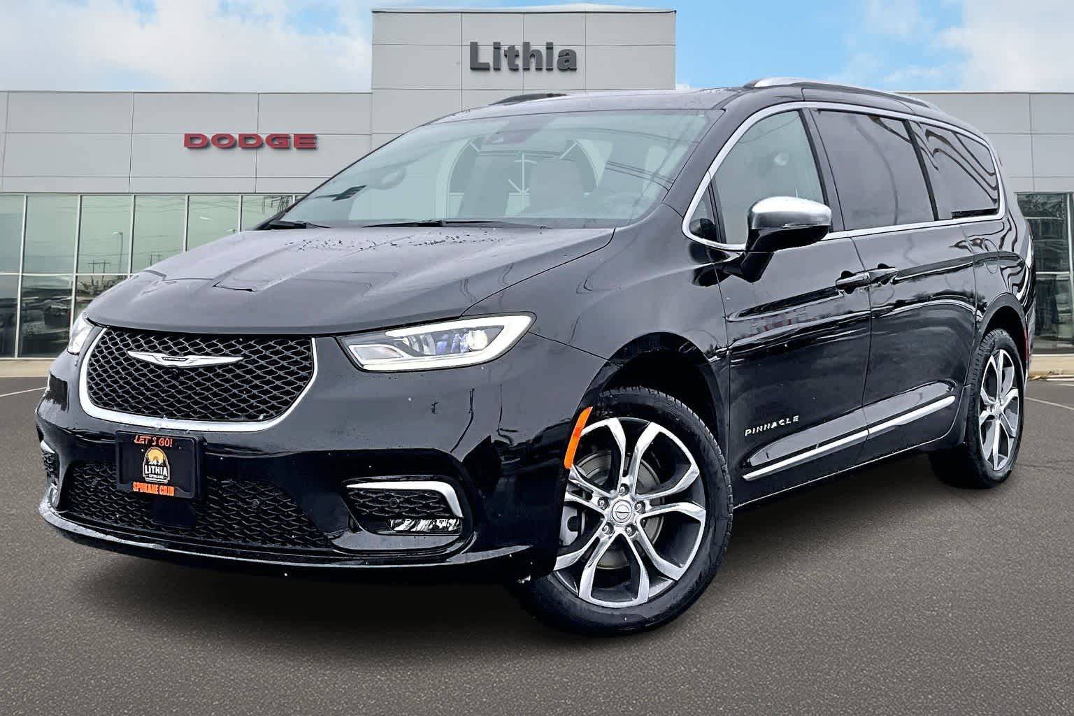 2026 Chrysler Pacifica Pinnacle AWD's photo