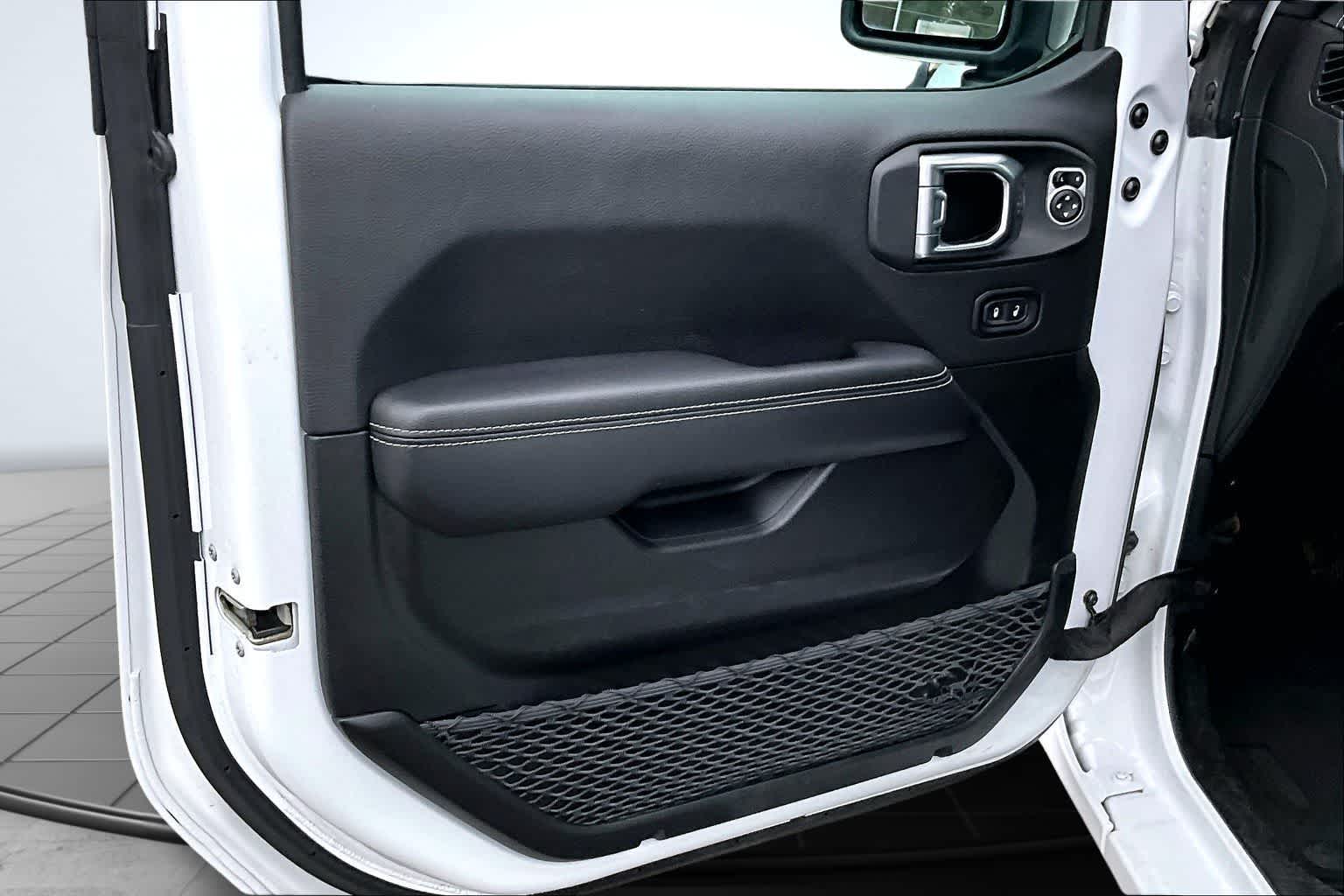 Thumbnail: 2023 Jeep Wrangler - 28