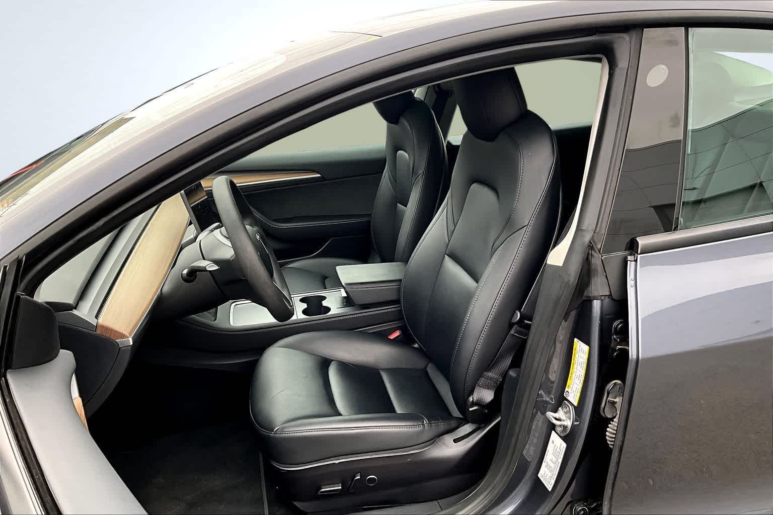 Thumbnail: 2023 Tesla Model 3 - 11