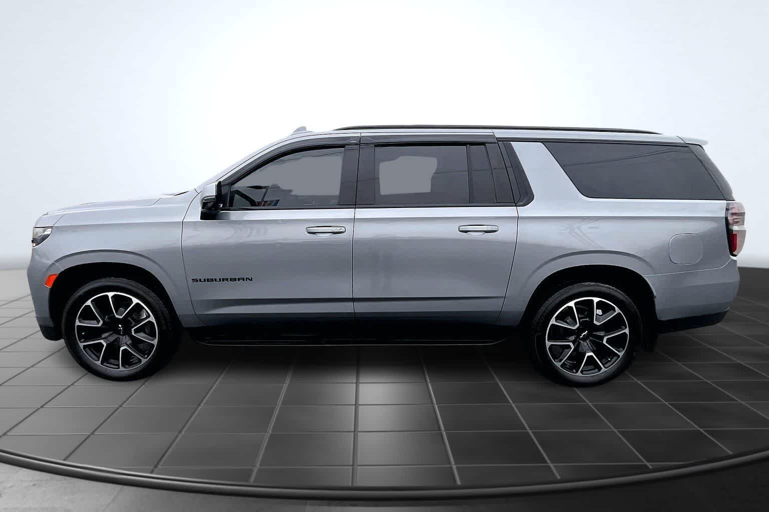 Thumbnail: 2023 Chevrolet Suburban - 3