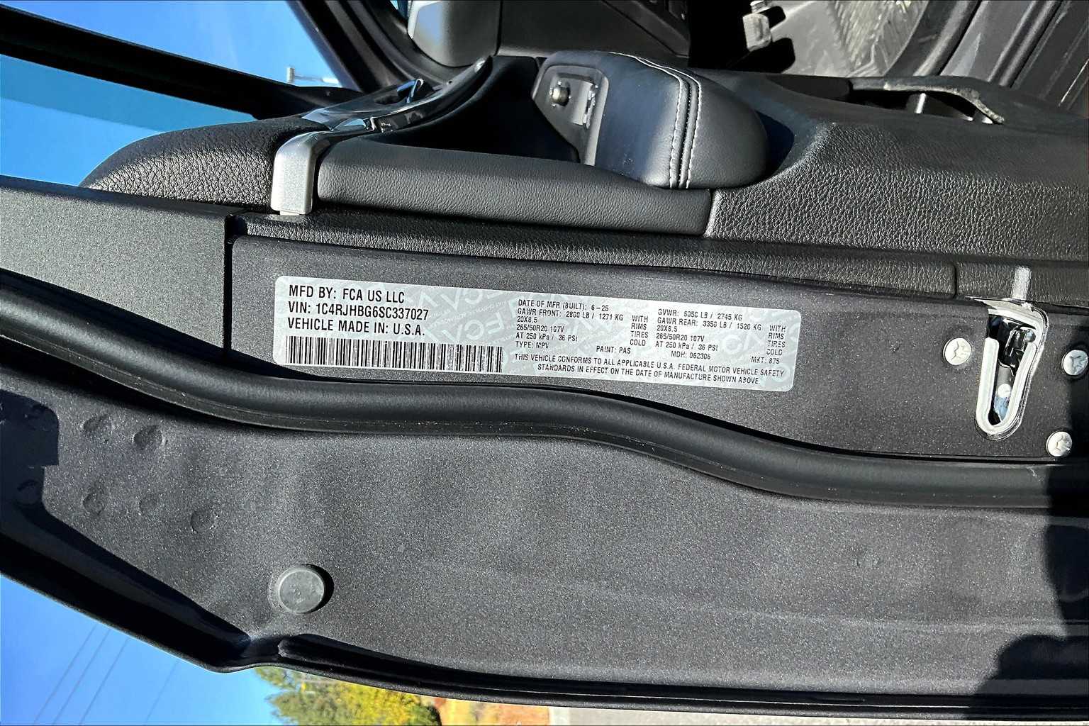 Thumbnail: 2025 Jeep Grand Cherokee - 21