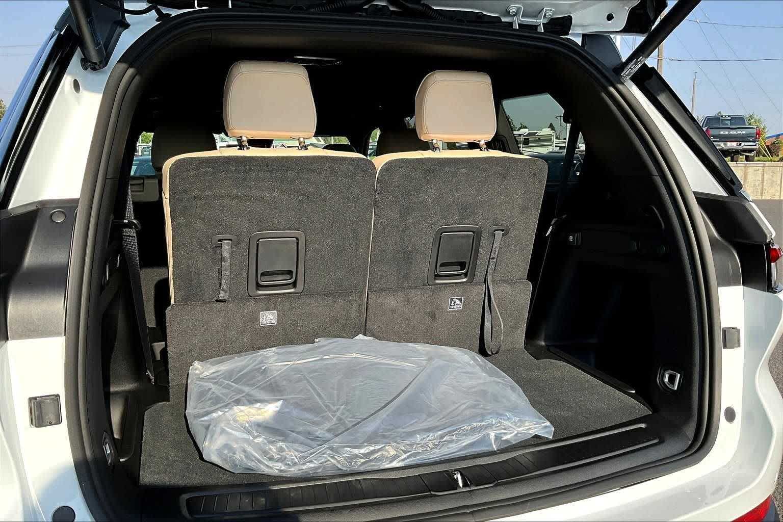 Thumbnail: 2025 Jeep Grand Cherokee L - 19