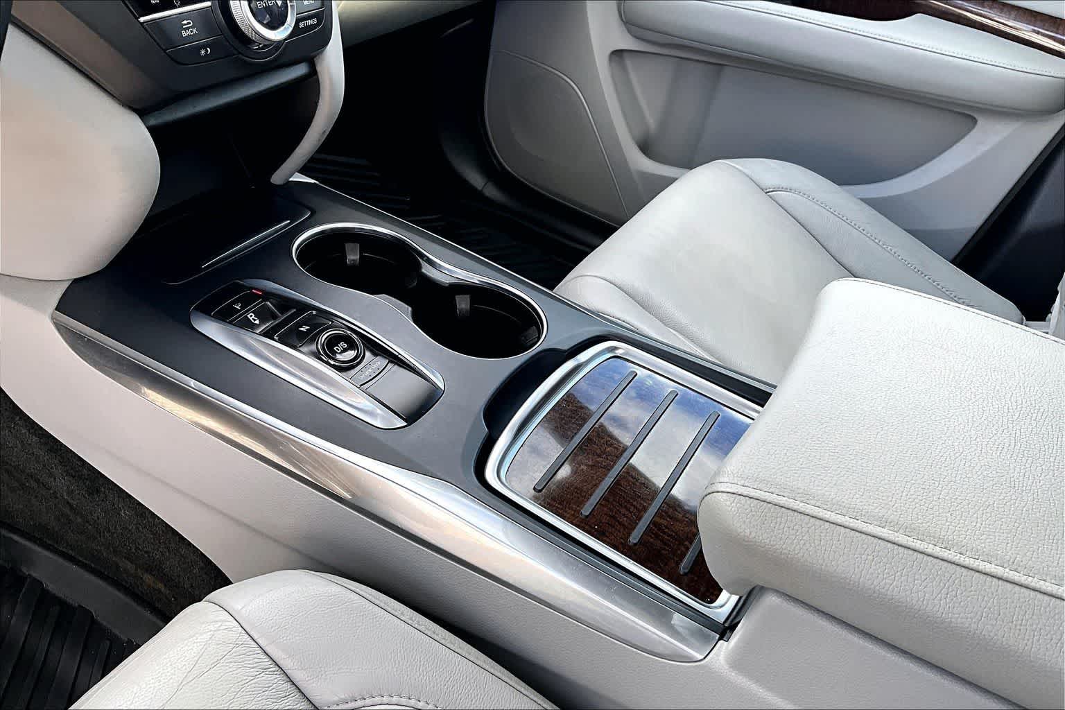 Thumbnail: 2017 Acura MDX - 17