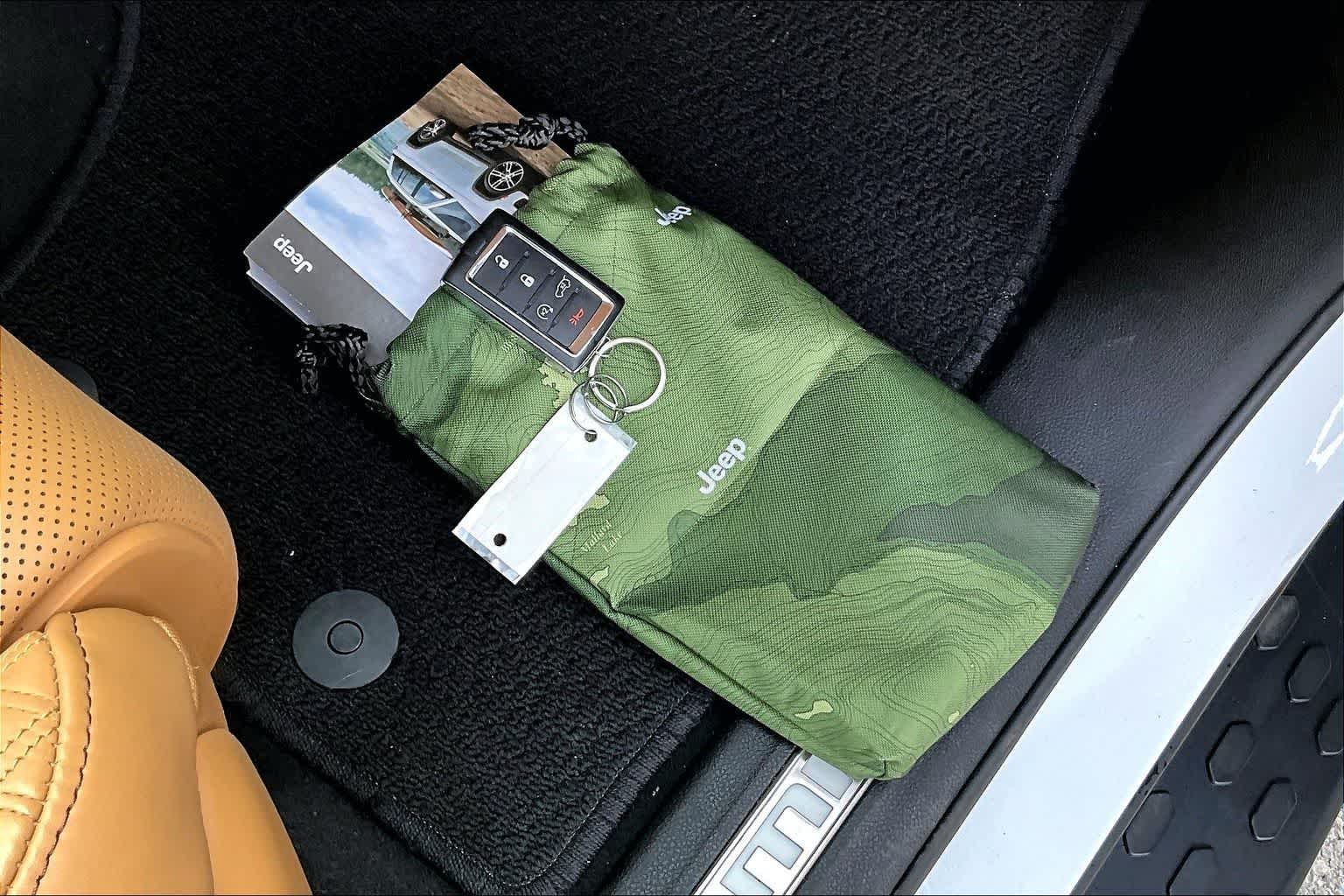 Thumbnail: 2024 Jeep Grand Cherokee L - 20