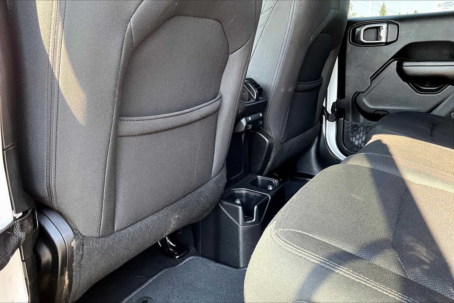 Thumbnail: 2018 Jeep Wrangler - 12