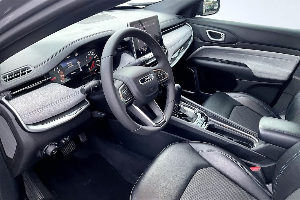 Used 2024 Jeep Compass Latitude SUV