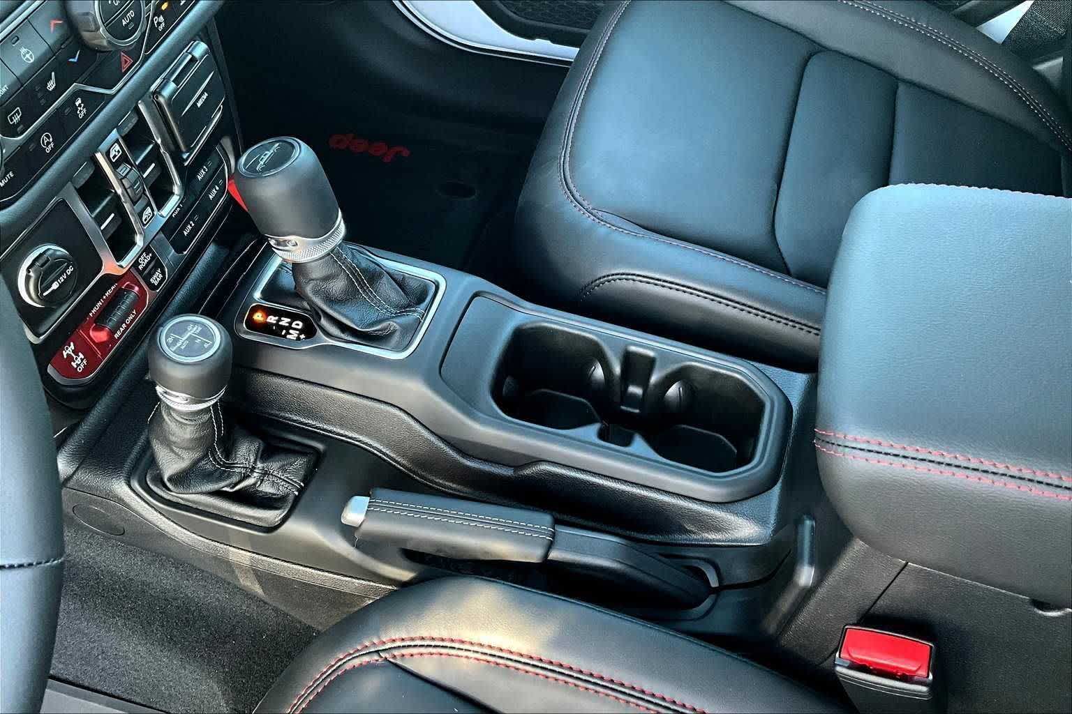 Thumbnail: 2025 Jeep Gladiator - 18