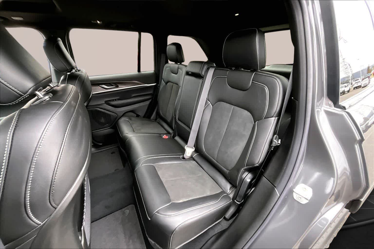 Thumbnail: 2026 Jeep Grand Cherokee - 13