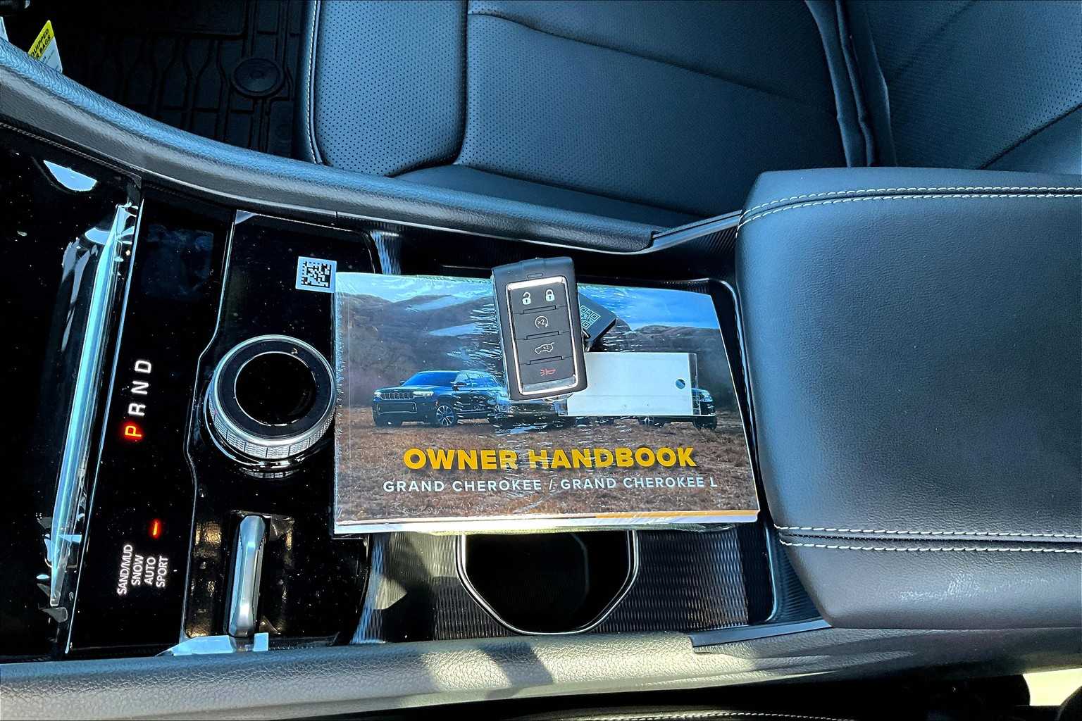 Thumbnail: 2025 Jeep Grand Cherokee - 20