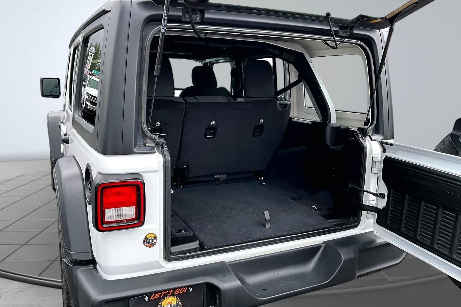 Thumbnail: 2024 Jeep Wrangler - 18