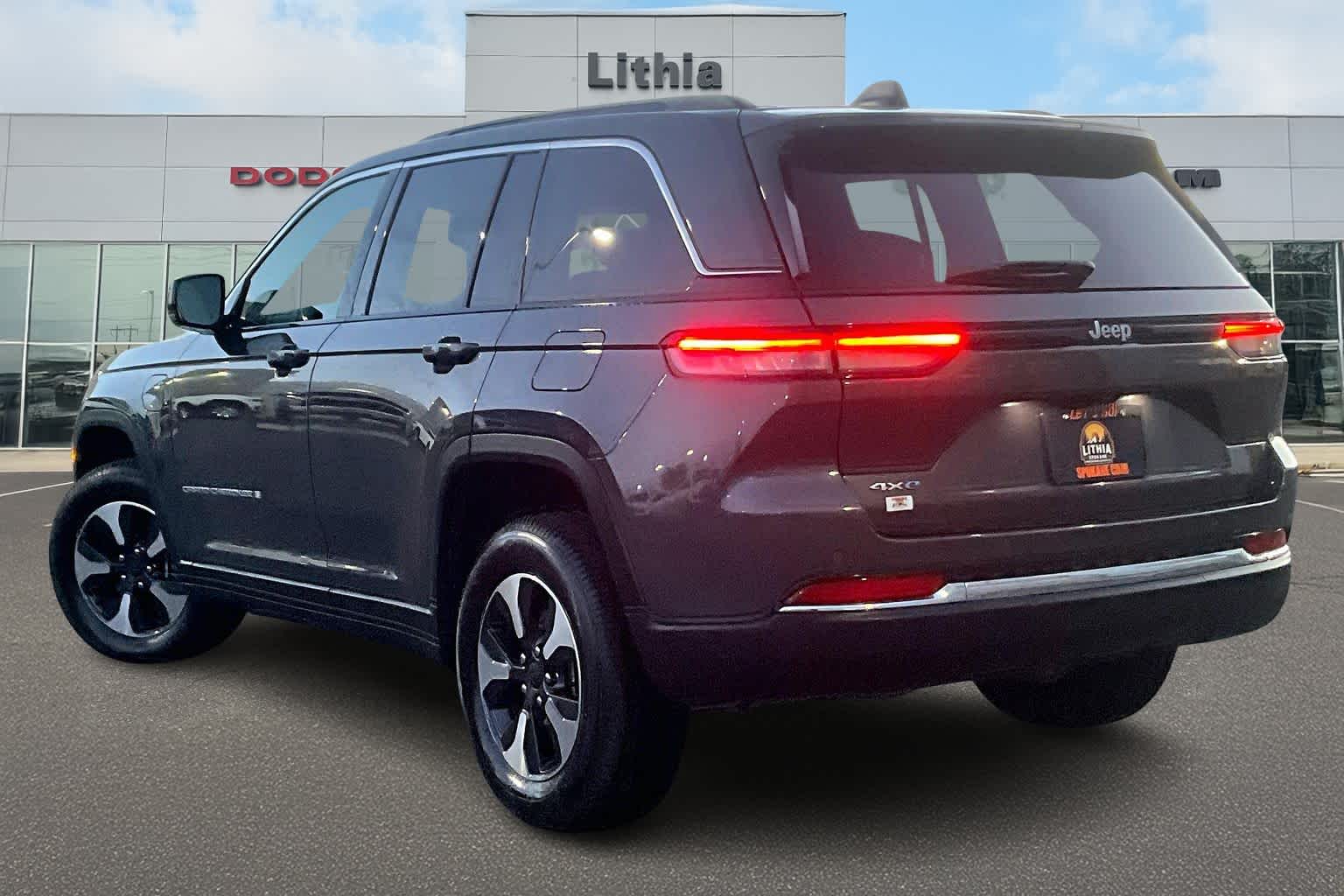 Thumbnail: 2024 Jeep Grand Cherokee - 4