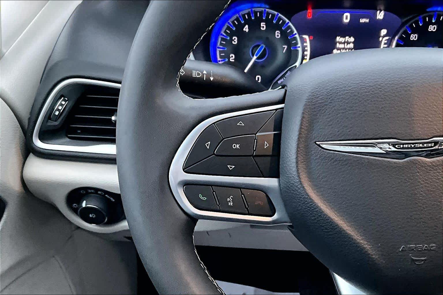 Thumbnail: 2024 Chrysler Pacifica - 25